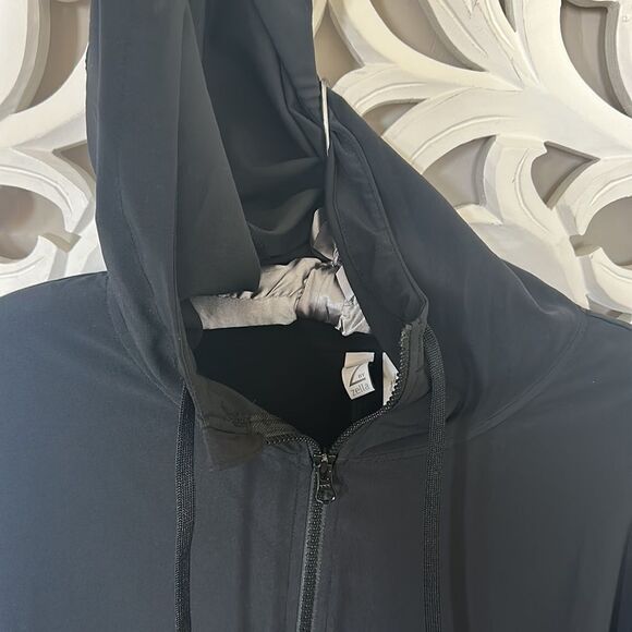 Z by Zella Lightweight Popover Tunic - Picture 2 of 9